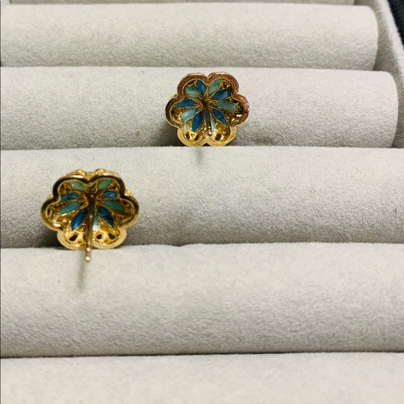 Earring - Picture 2 of 2